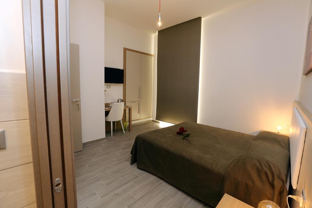 Готель Casa Martinez Roma Екстер'єр фото