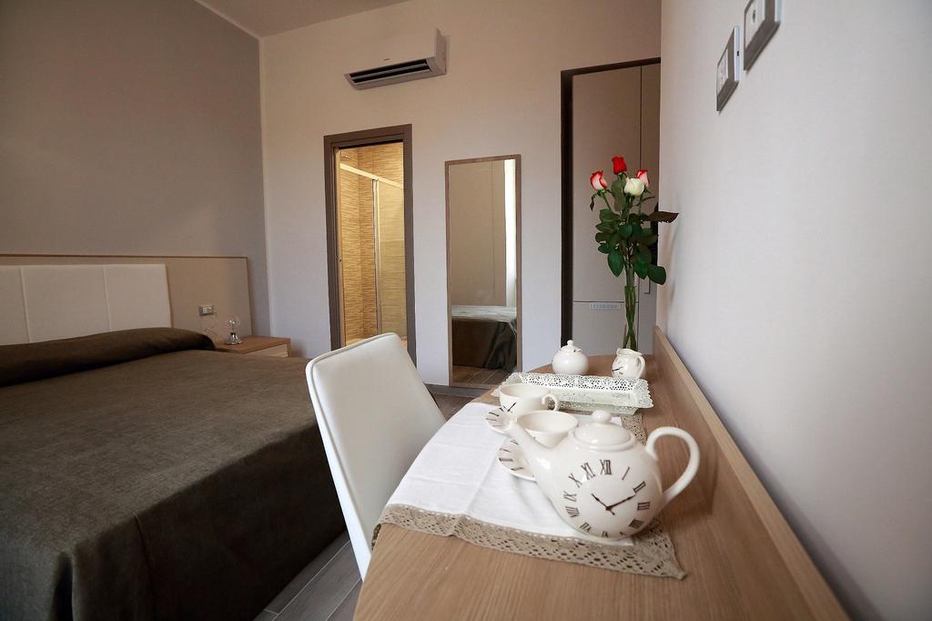 Готель Casa Martinez Roma Екстер'єр фото